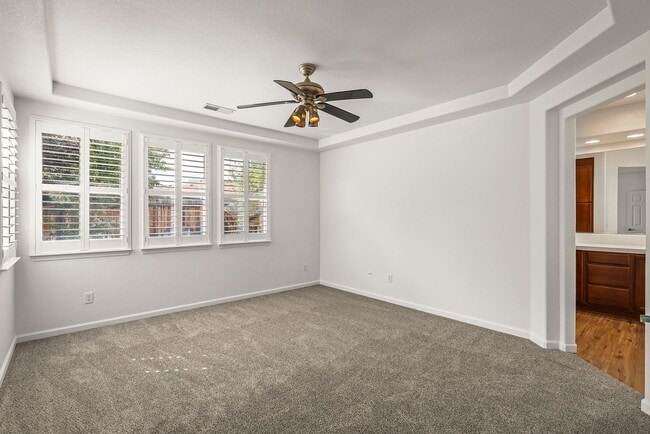 Building Photo - 4 Bedroom Home with Loft & Mountain Views ...