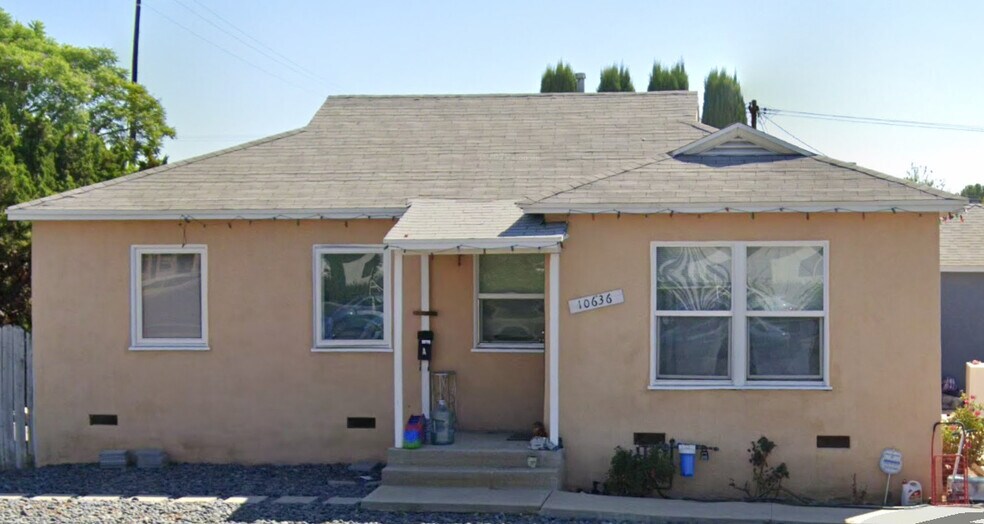 Front of home - 10636 Louise Ave