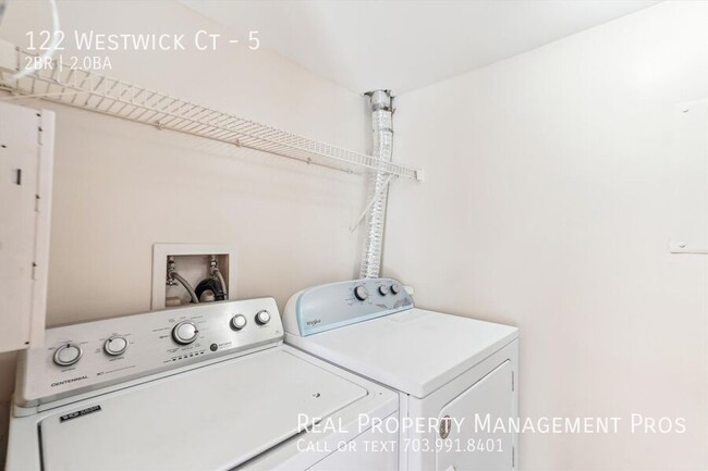 Building Photo - 122 Westwick Ct
