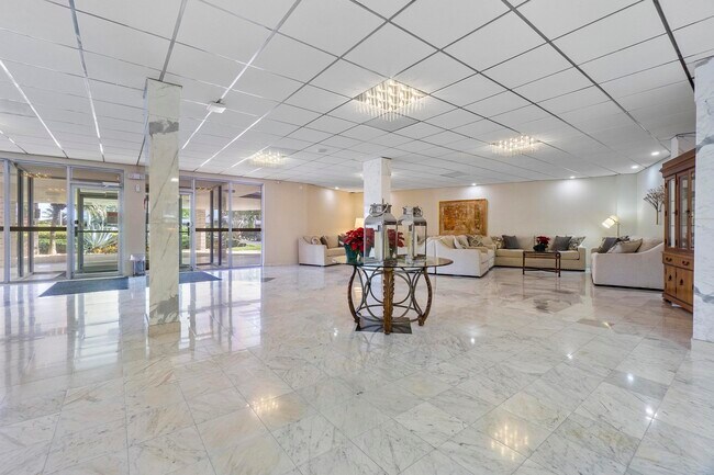Building Photo - 2851 S Ocean Blvd
