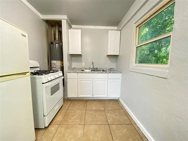 Building Photo - 1203 Hall St