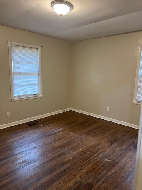 Building Photo - 3325 Beechmont St