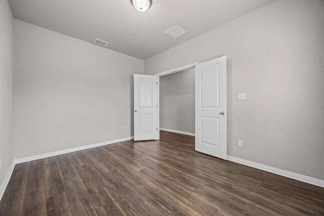 Building Photo - 1649 Settlers Glen Dr