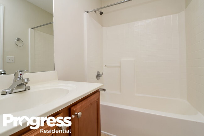 Building Photo - 332 John Henry Dr