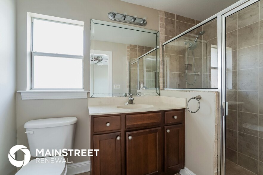 Building Photo - 2510 Barcelona Ave