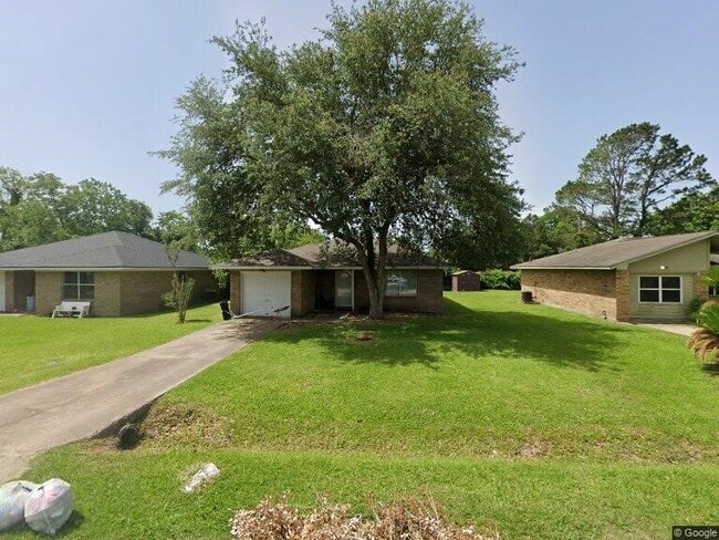 Building Photo - 6617 N Lincoln Dr