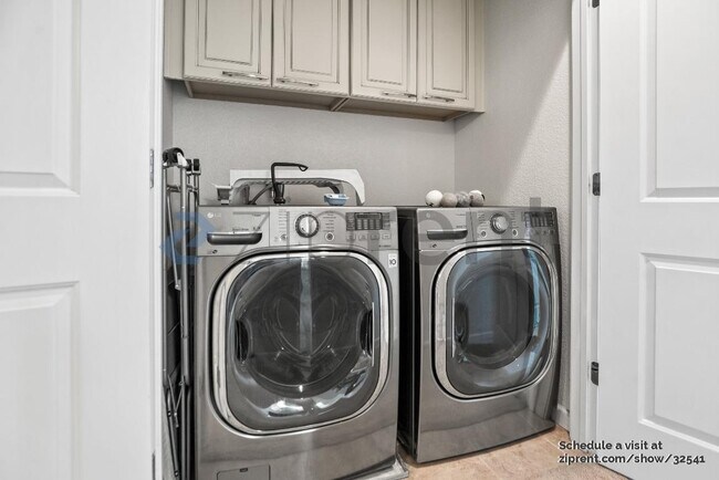 Building Photo - 715 Mystic Topaz Loop