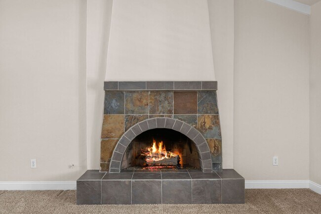 Building Photo - 605 N El Rio Dr