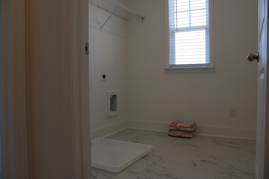 Building Photo - 175 Andalusa Ct