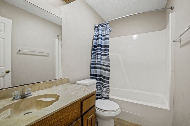 Building Photo - 215 E Pritchard Ln