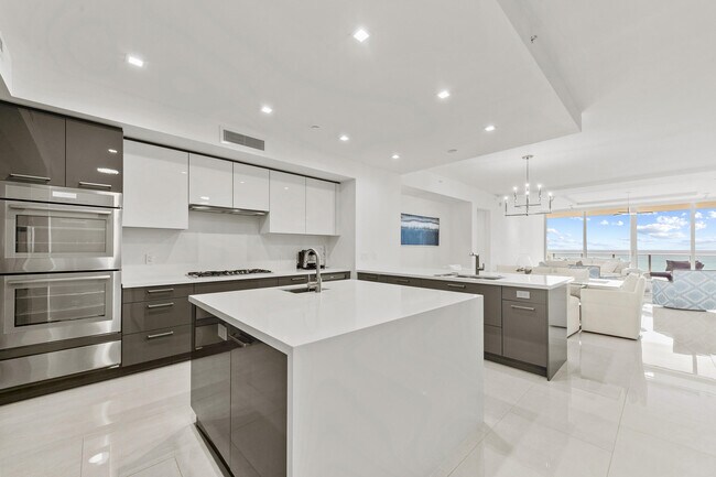 Building Photo - 5000 N Ocean Dr