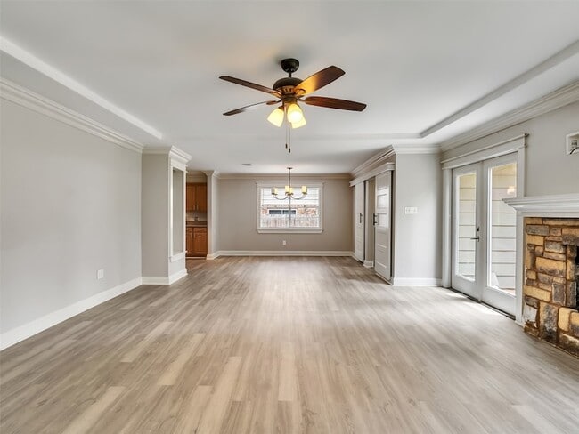 Building Photo - 612 Orangewood Dr