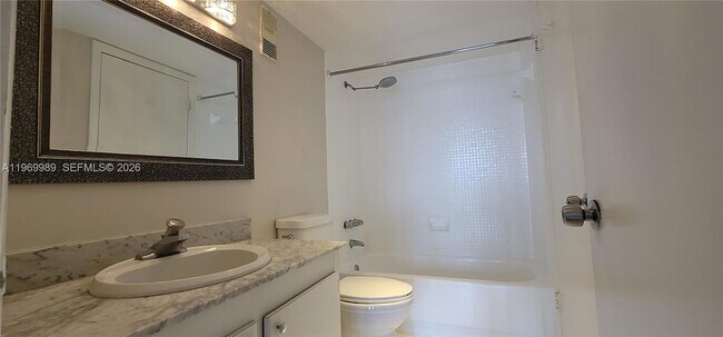 Building Photo - 1300 NE Miami Gardens Dr