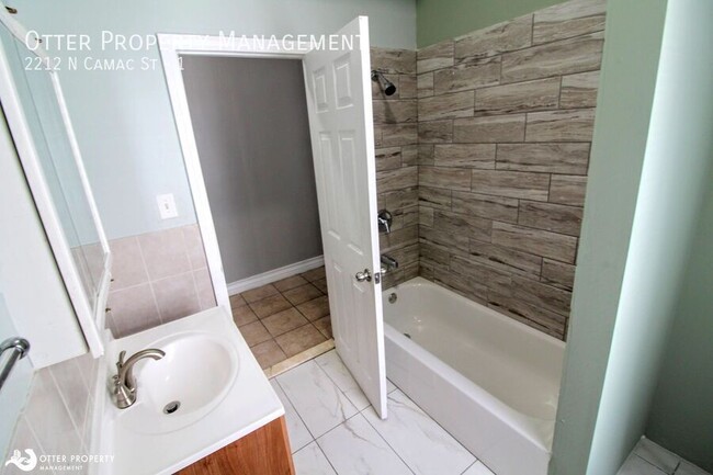 Building Photo - Room for Rent- Clean, Private Room for Ren...