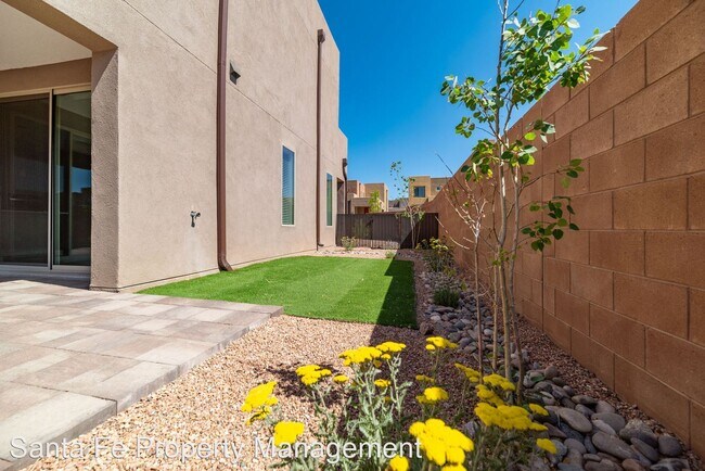Building Photo - 3 br, 2.5 bath House - 4931 Venado Peak