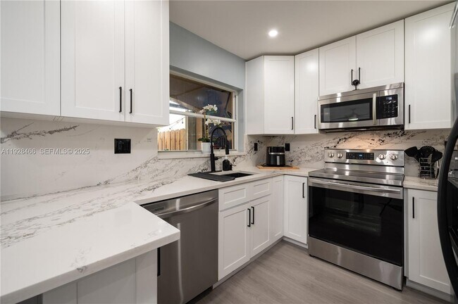 Building Photo - 15863 SW 71st St