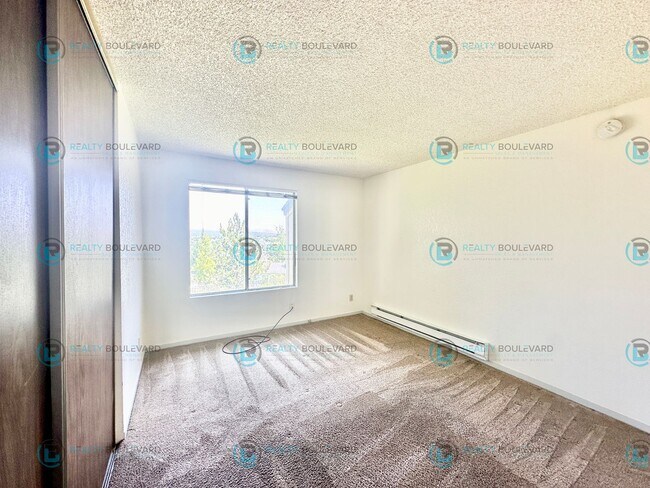 Building Photo - 3929 Clear Acre Ln