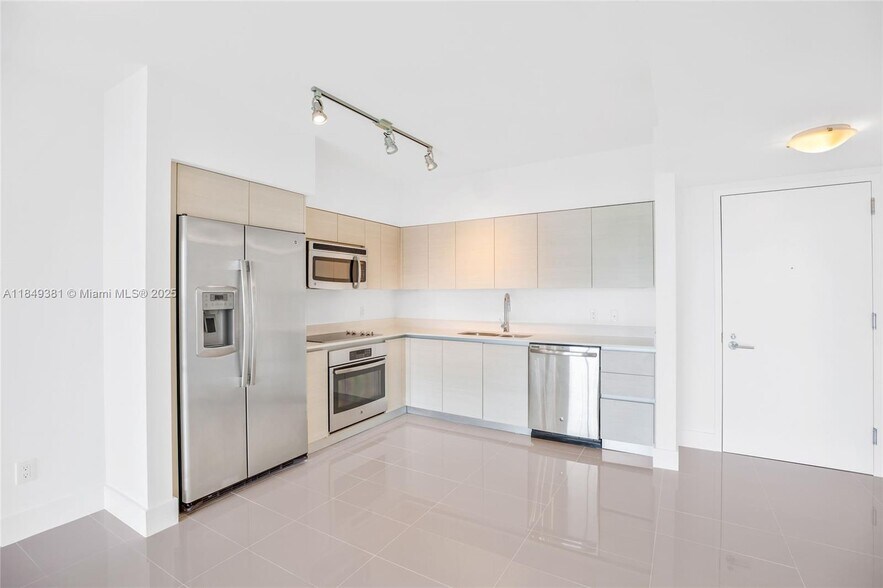 Building Photo - 4250 Biscayne Blvd