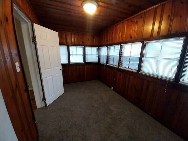 Building Photo - 11123 E 10 S