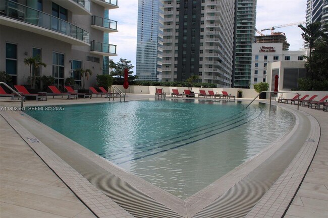 Building Photo - 1100S S Miami Ave