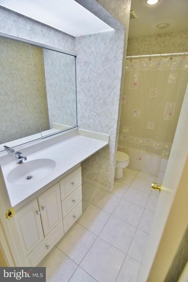 Building Photo - 21 Twin Brooks Dr