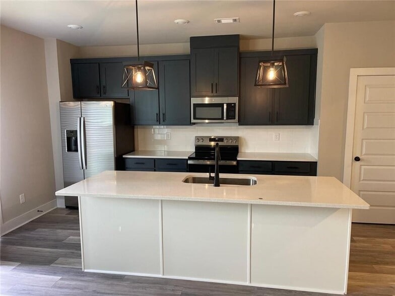 Building Photo - 5704 Urban Vlg Wy