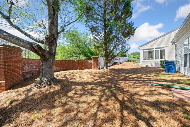 Building Photo - 4285 Prince Charles Dr