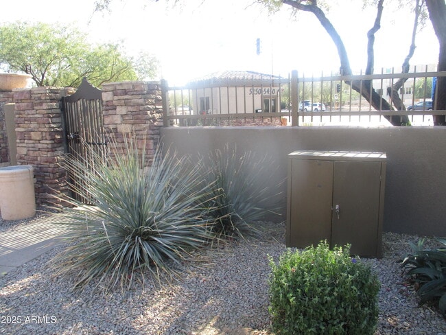 Building Photo - 5350 E Deer Valley Dr
