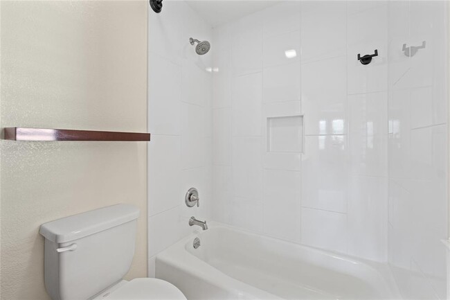 Building Photo - 3845 Ranch Rd 2222
