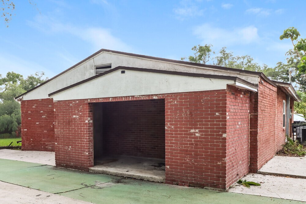 Building Photo - 3207 E 24th Ave