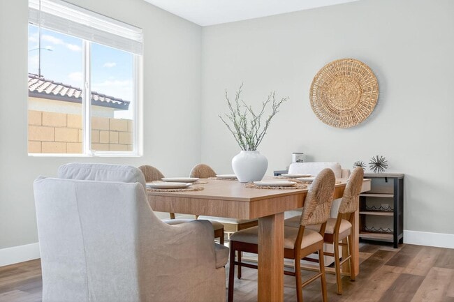 Building Photo - 1024 Saker Falcon Dr