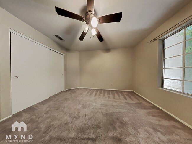 Building Photo - 3828 W Mariposa Grande Ln