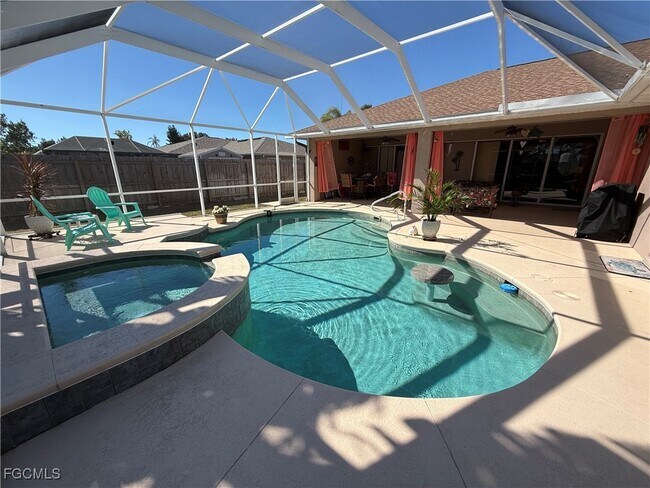 Building Photo - 3619 SW 6th Ave