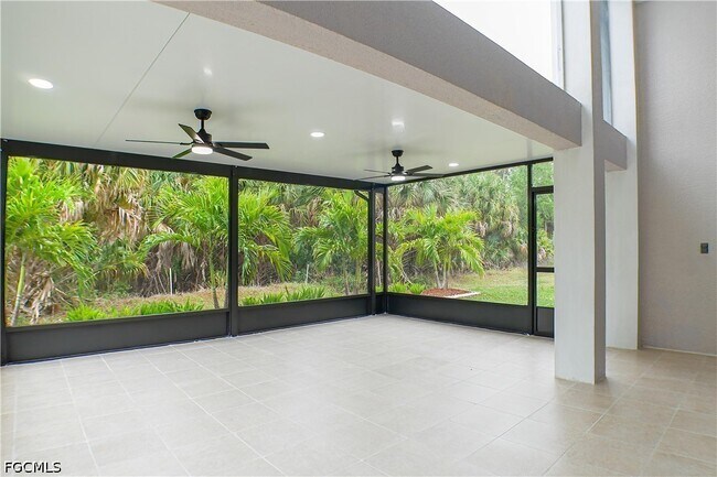 Building Photo - 160 Lady Palm Dr