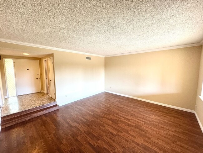 Building Photo - Light, Bright & Lovingly Maintained Claremont Home for Lease