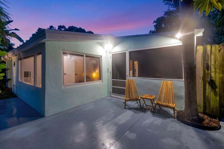 Building Photo - 1317 NE 1st Ave