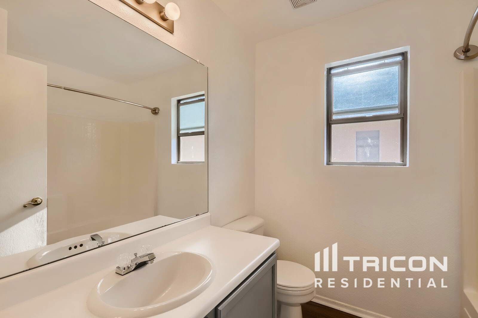 Building Photo - 15950 W Cottonwood St