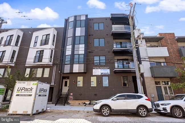 Building Photo - 408 N Front St