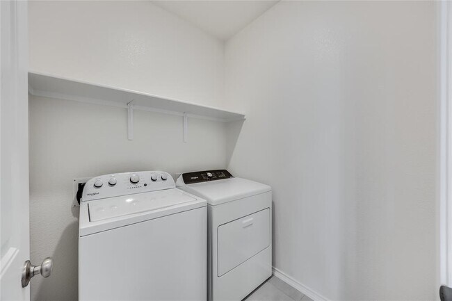 Building Photo - 2612 Donna Olene Dr