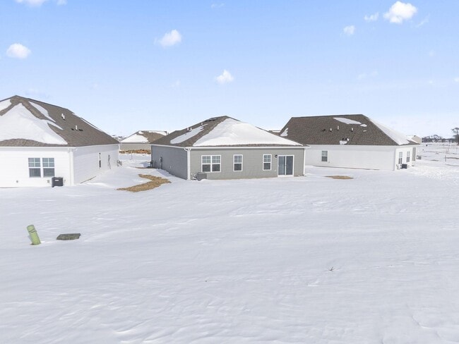 Building Photo - 511 Darliene Dr