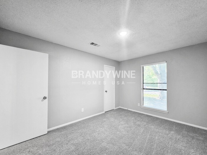 Building Photo - 1801 Briar Run