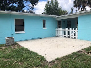 Building Photo - 3/1 cottage conveniently located near Down...