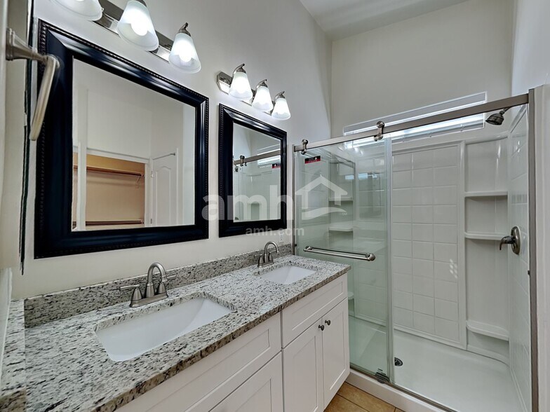 Building Photo - 10706 S Distillery Canyon Spring Dr