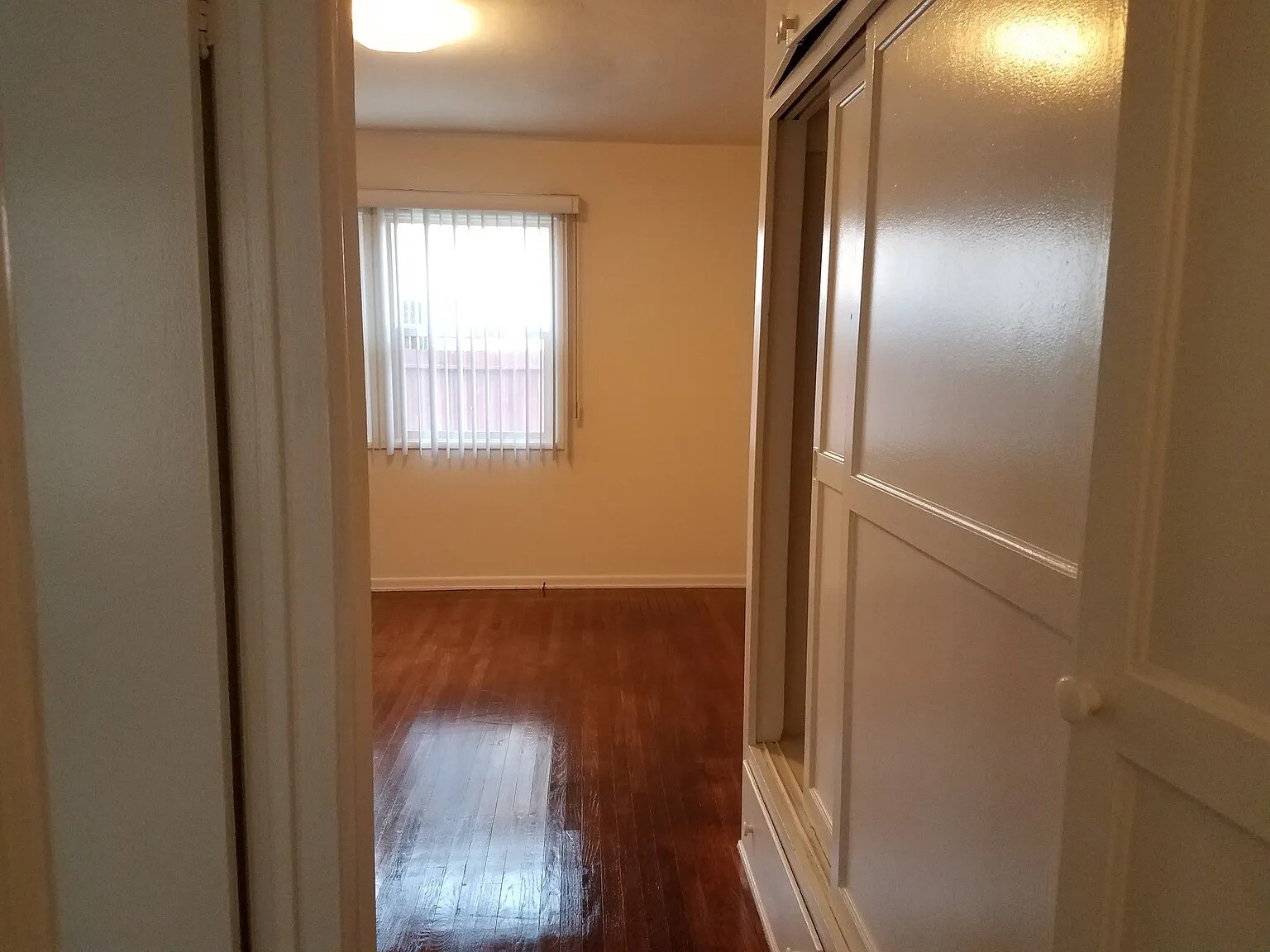 Building Photo - 4021 1/2 McLaughlin Ave