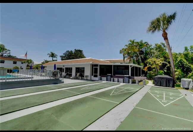 Building Photo - 2950 SE Ocean Blvd