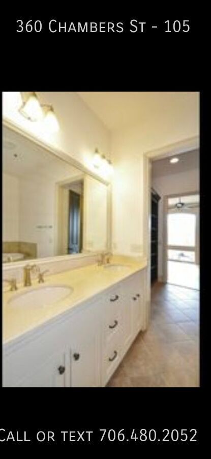 Building Photo - Stunning Upgraded 1-Bedroom, 2-Bathroom Un...