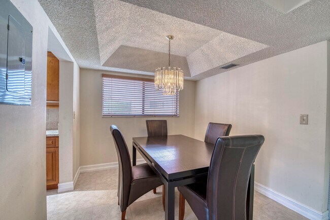 Building Photo - 15108 Ashland Dr