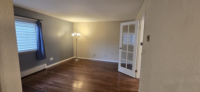 Building Photo - 7 Lake Bellevue Dr