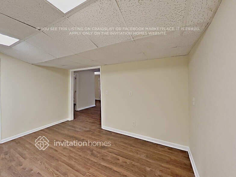 Building Photo - 3621 N Hampton Dr