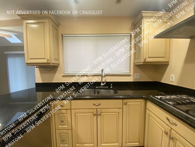 Building Photo - 17381 Washington Ct